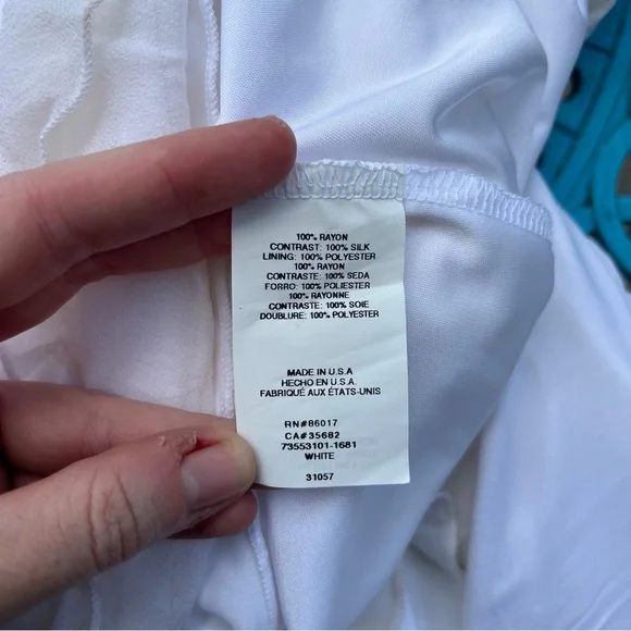 Bebe: Vintage Elegant White Plunge Criss-Cross Dress. Size Medium. - Picture 11 of 13